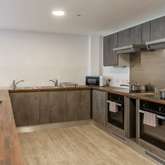 Classic En Suite - Image 7